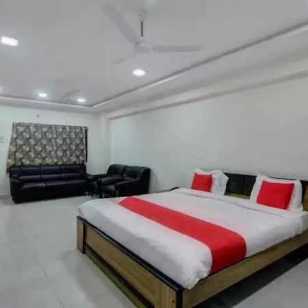 Hotel Santoshi Hometel Raichur 외부 사진