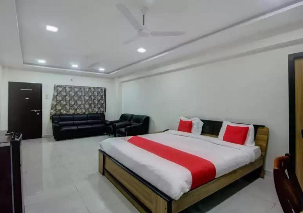 Hotel Santoshi Hometel Raichur 외부 사진