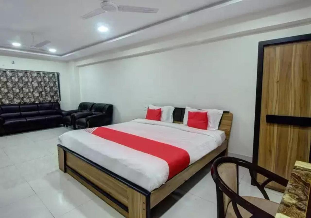 Hotel Santoshi Hometel Raichur 외부 사진