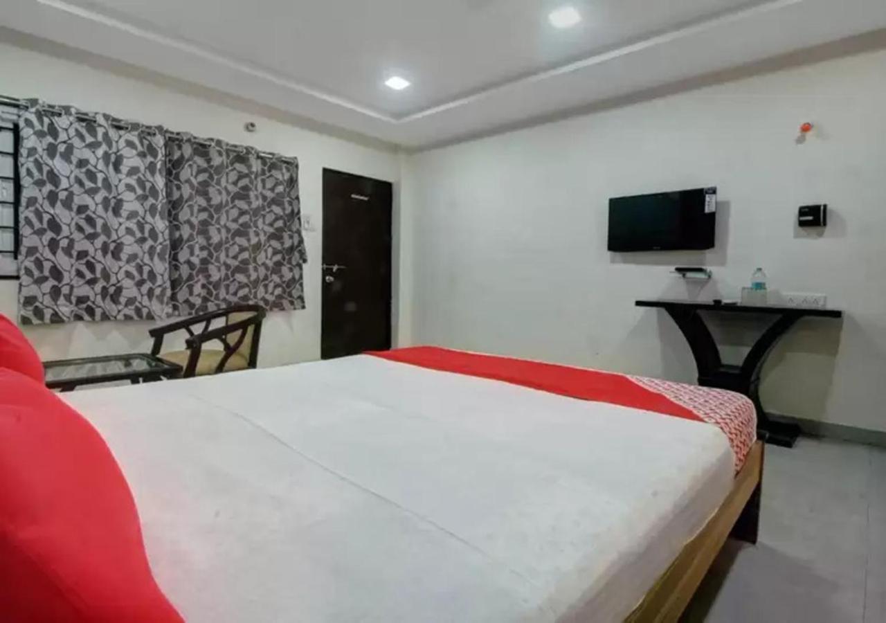 Hotel Santoshi Hometel Raichur 외부 사진