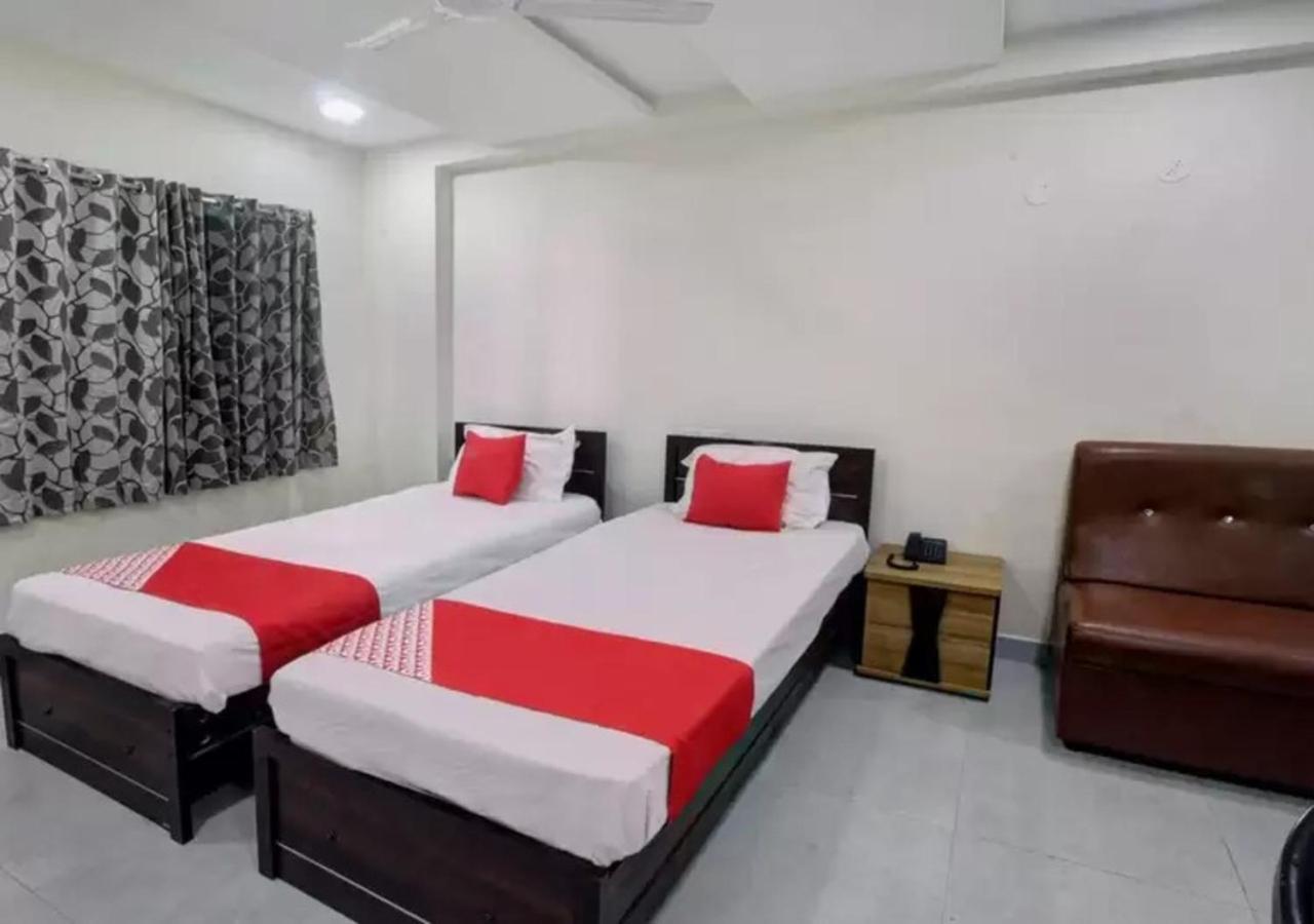 Hotel Santoshi Hometel Raichur 외부 사진