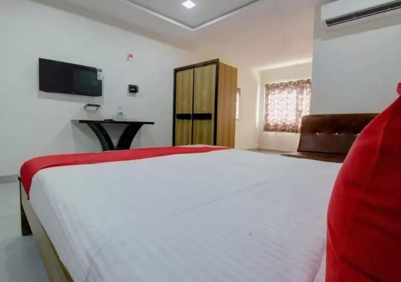 Hotel Santoshi Hometel Raichur 외부 사진